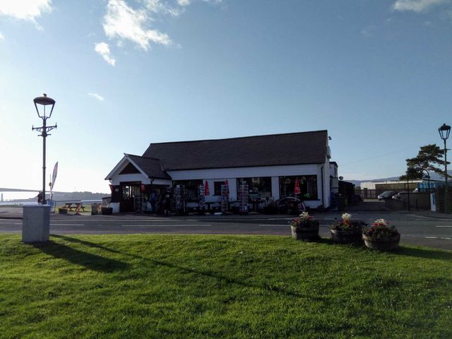 souvenir shop