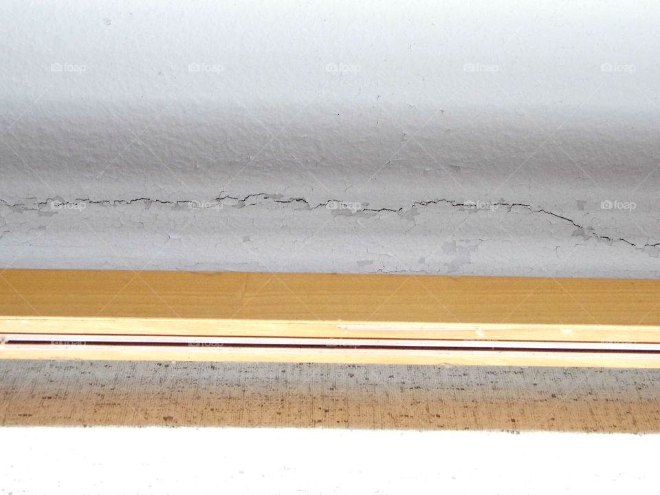 old wall wait repair from my room is crack