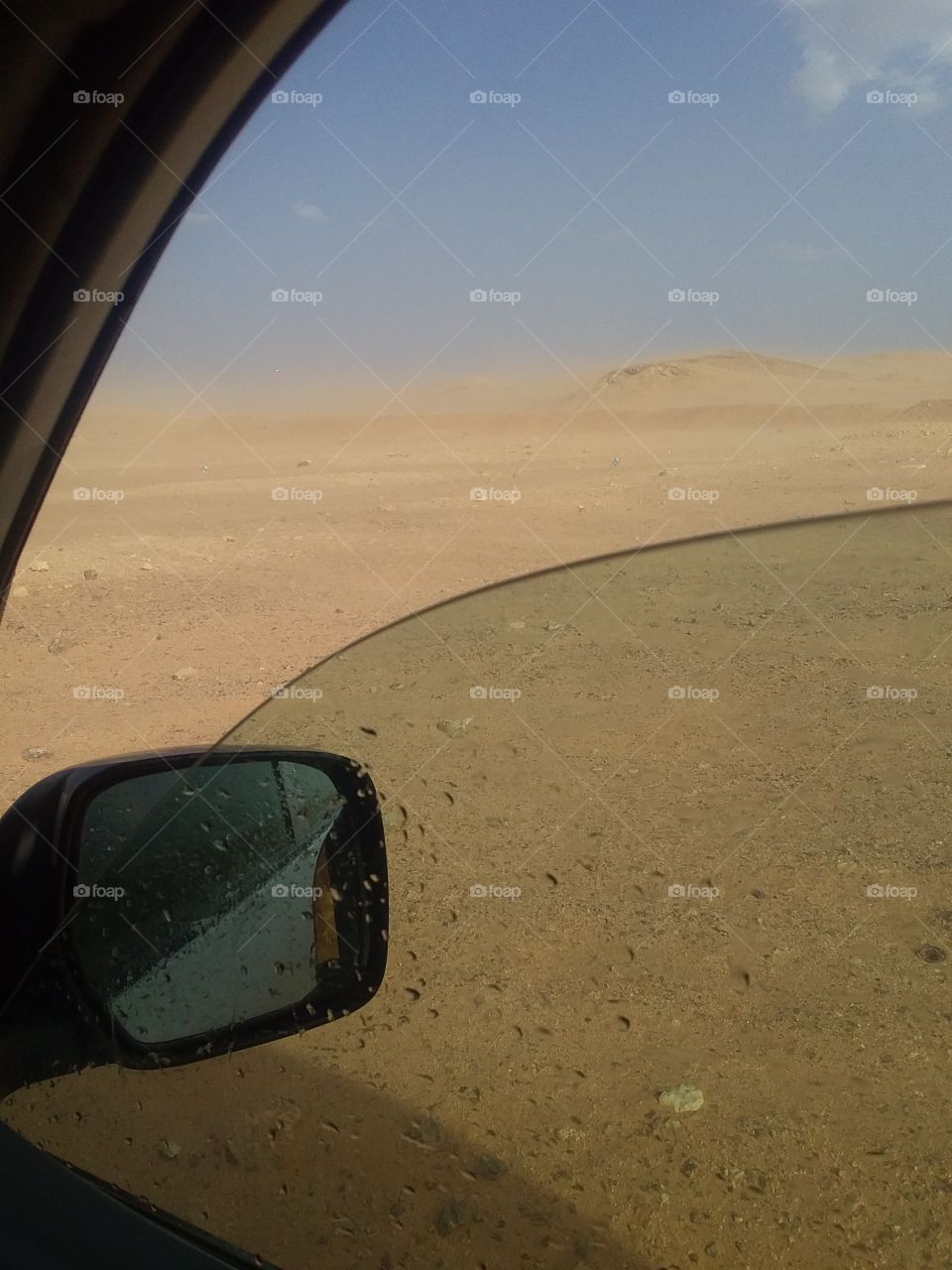 sand wind in the refugee camp