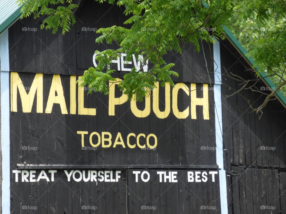 Old mail pouch barn