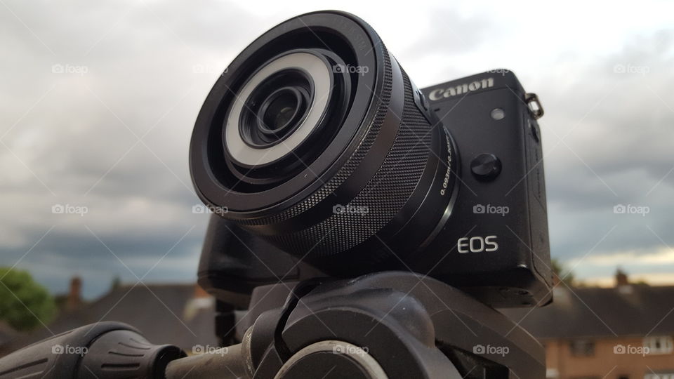 Canon EOS M3 + 28mm Super Macro