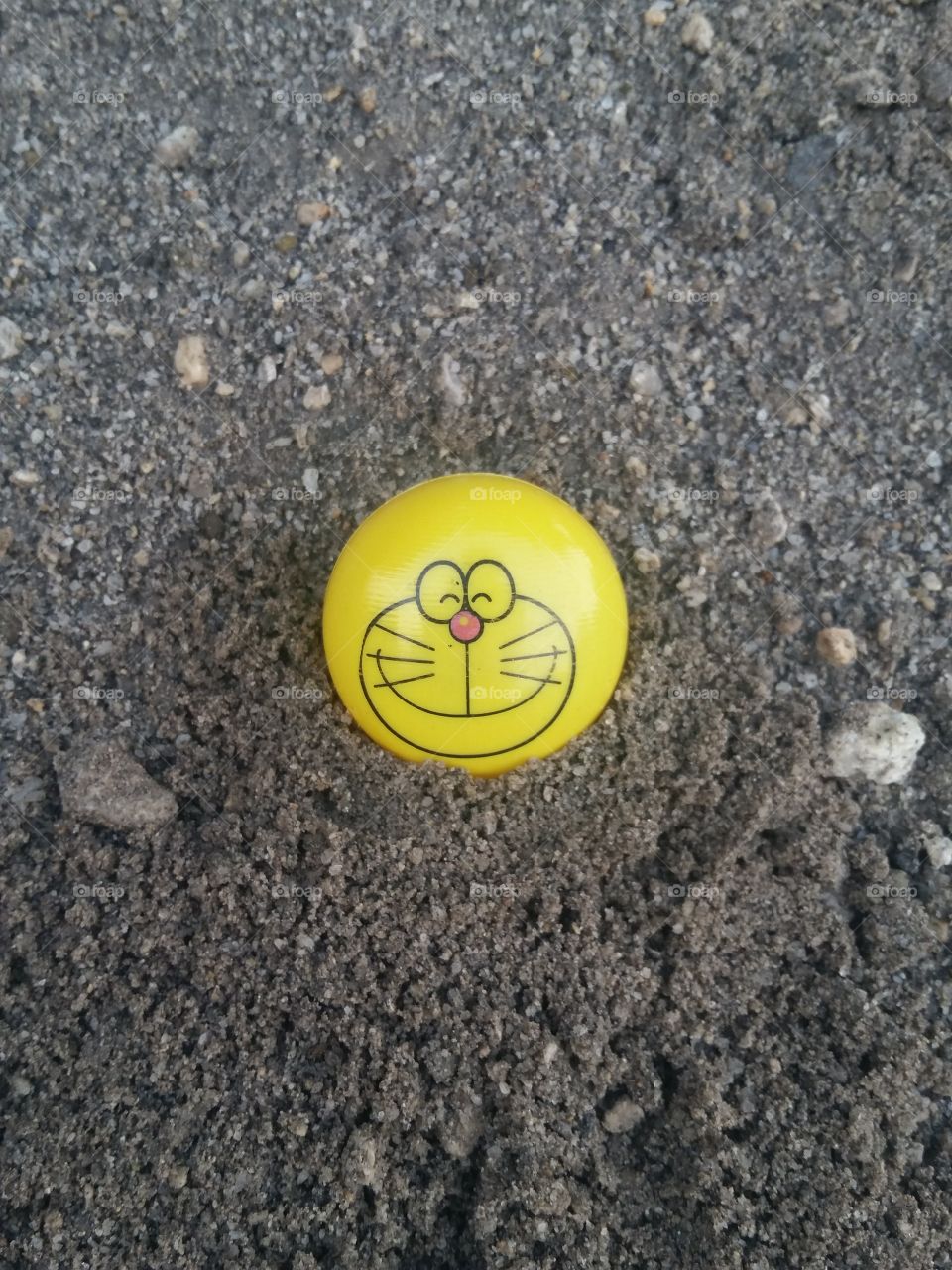 Doremon toy and sands