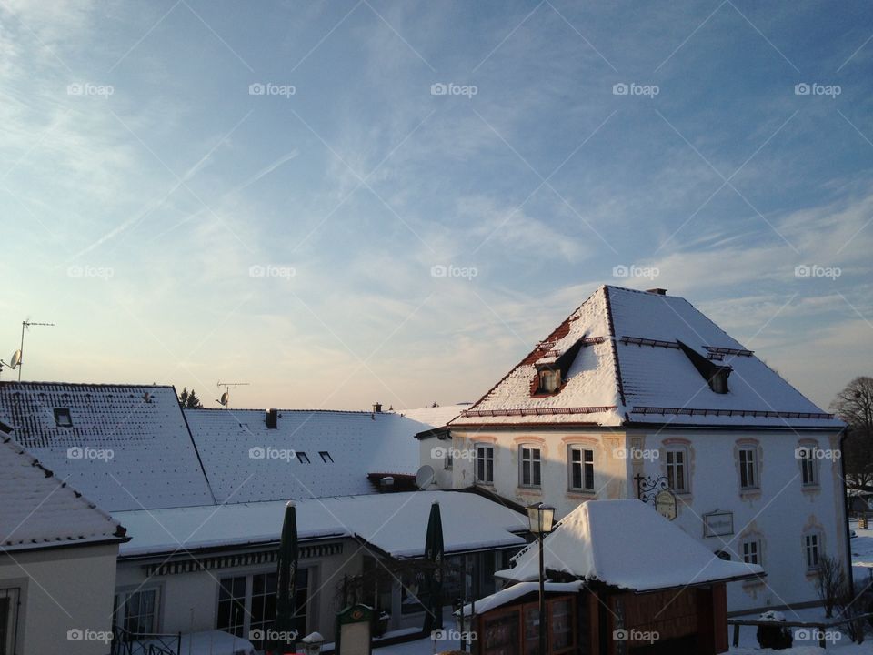 FRANÇAIS: En Allemagne, des toits enneigés... Blanc comme un linge... // ENGLISH: In Germany, white covers... White like the snow...
