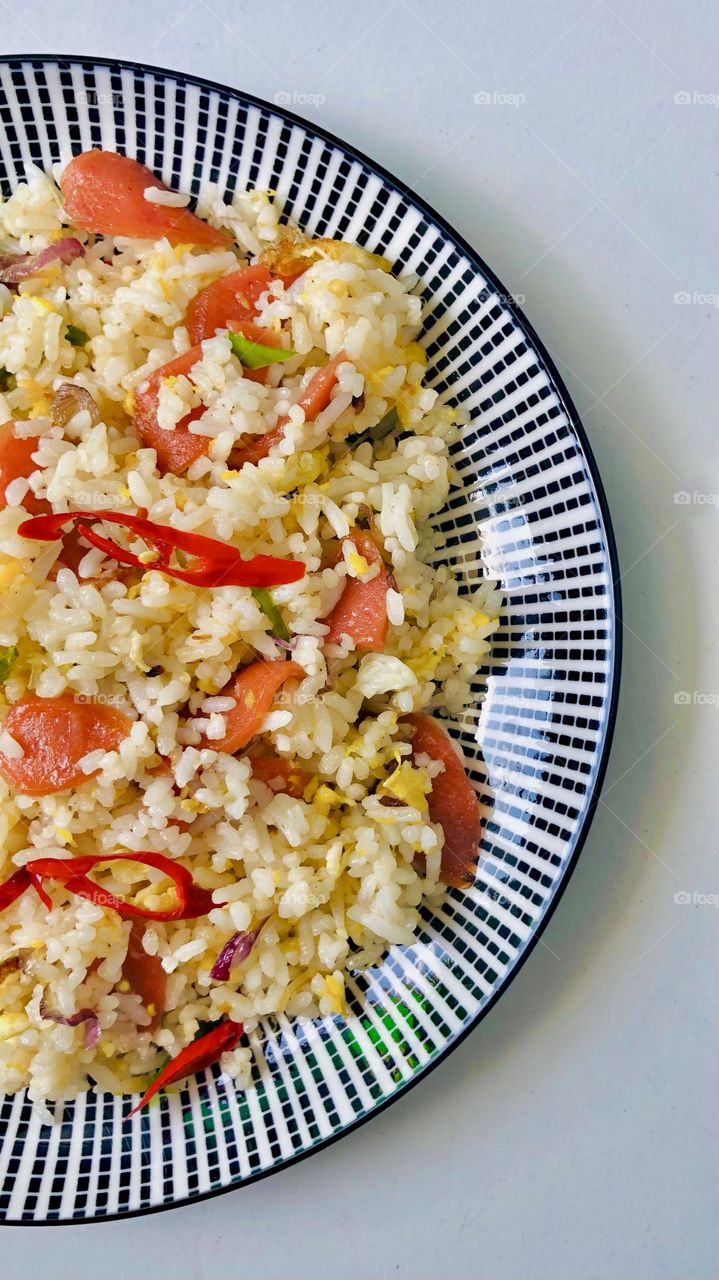 Fried rice with sosis and chilies 