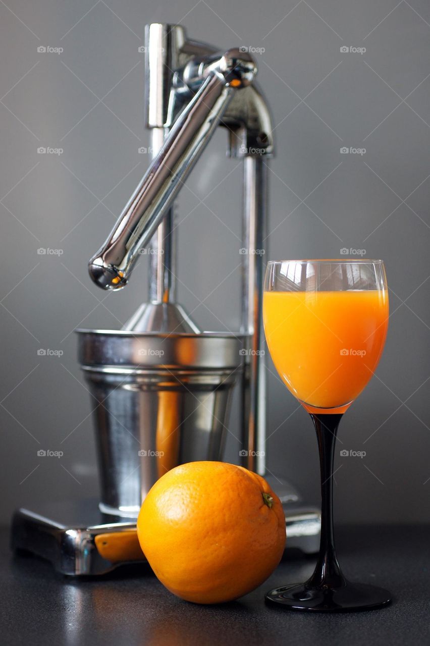 orange press and orange juice