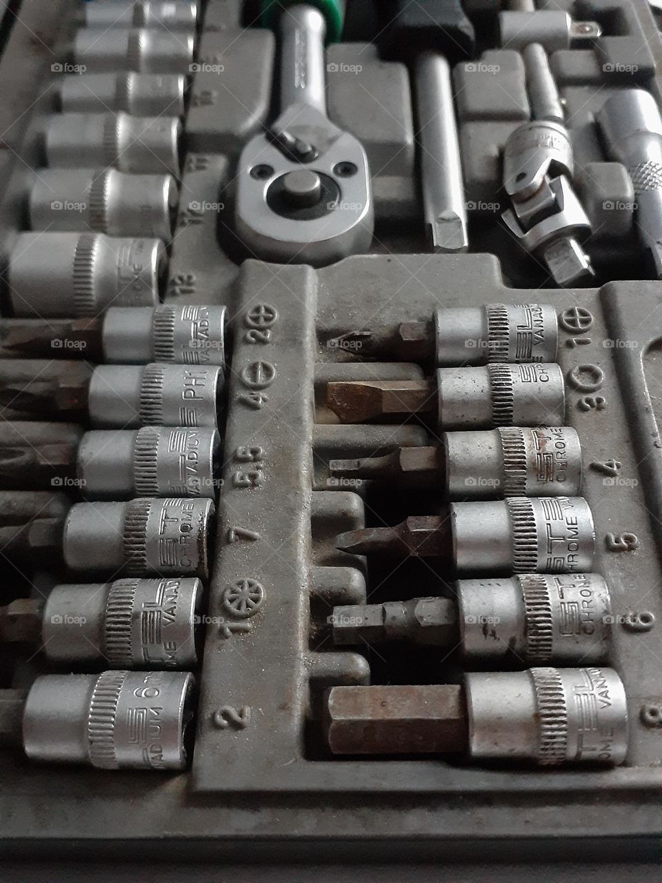 Metal tools for repair of equipment