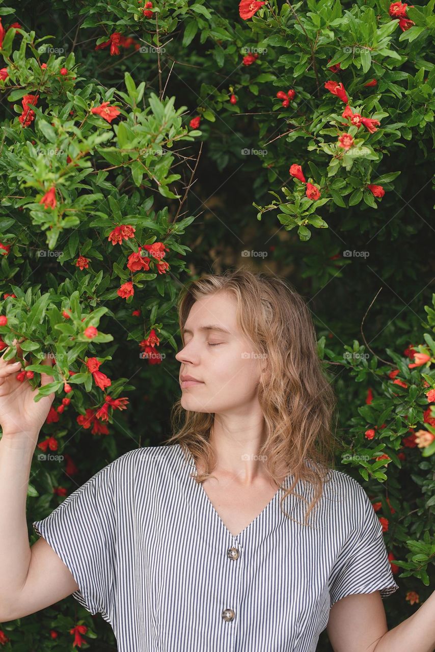 woman with natural skin