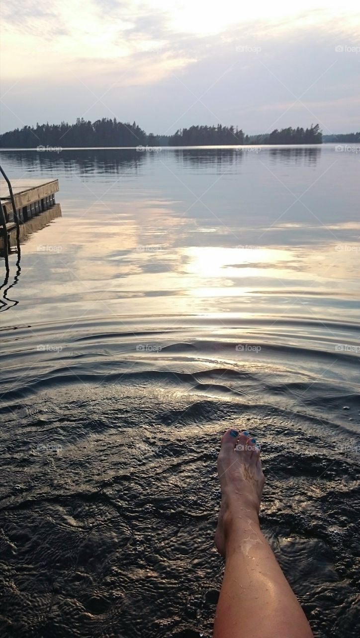 Foot bath in the sea