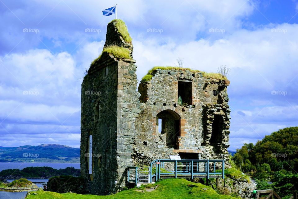 Tarbet Castle