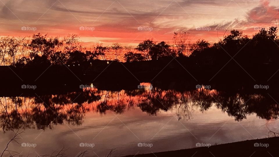 Where to begin silhouette’s on land, silhouette’s on Lake Water. Colors galore on land and water. Reflections on water ( in Detail with Clarity ). Too Gorgeous, Beautiful.