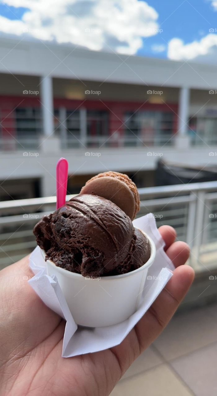 MAKE A WISH IF IT’S YOUR FIRST MACARON