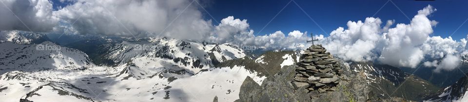 Panorama Piz Valdraus (3096 m) e Piz Gaglianera (3121 m)