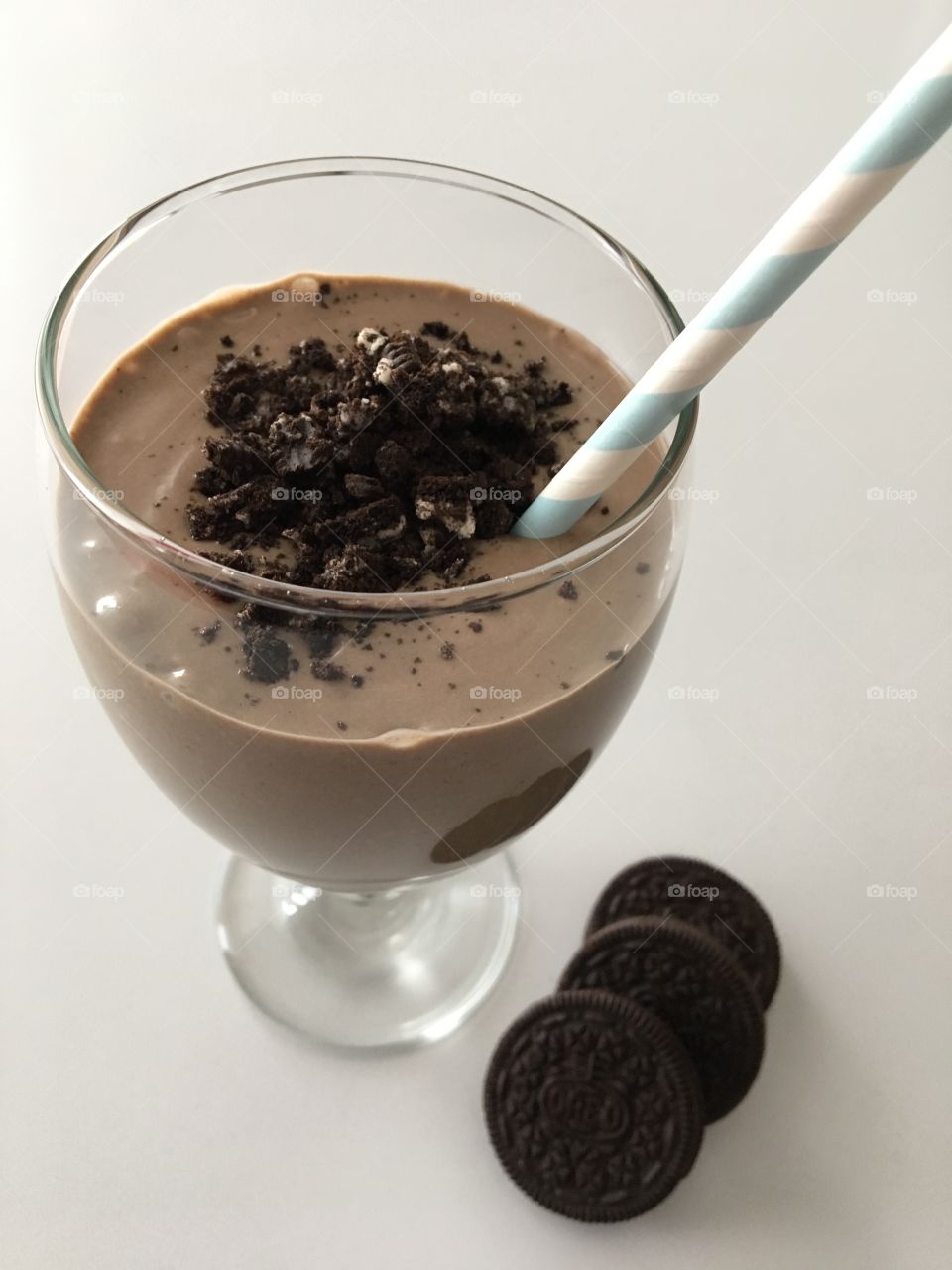 Oreo, Banana, Peanut Butter Smoothie 