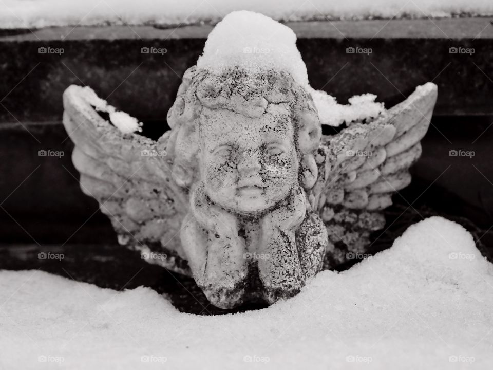 Statue, snowy morning 