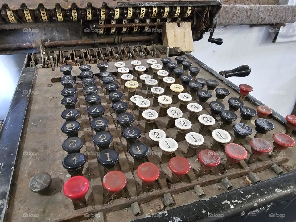 Adding and subtracting machine: Cash register