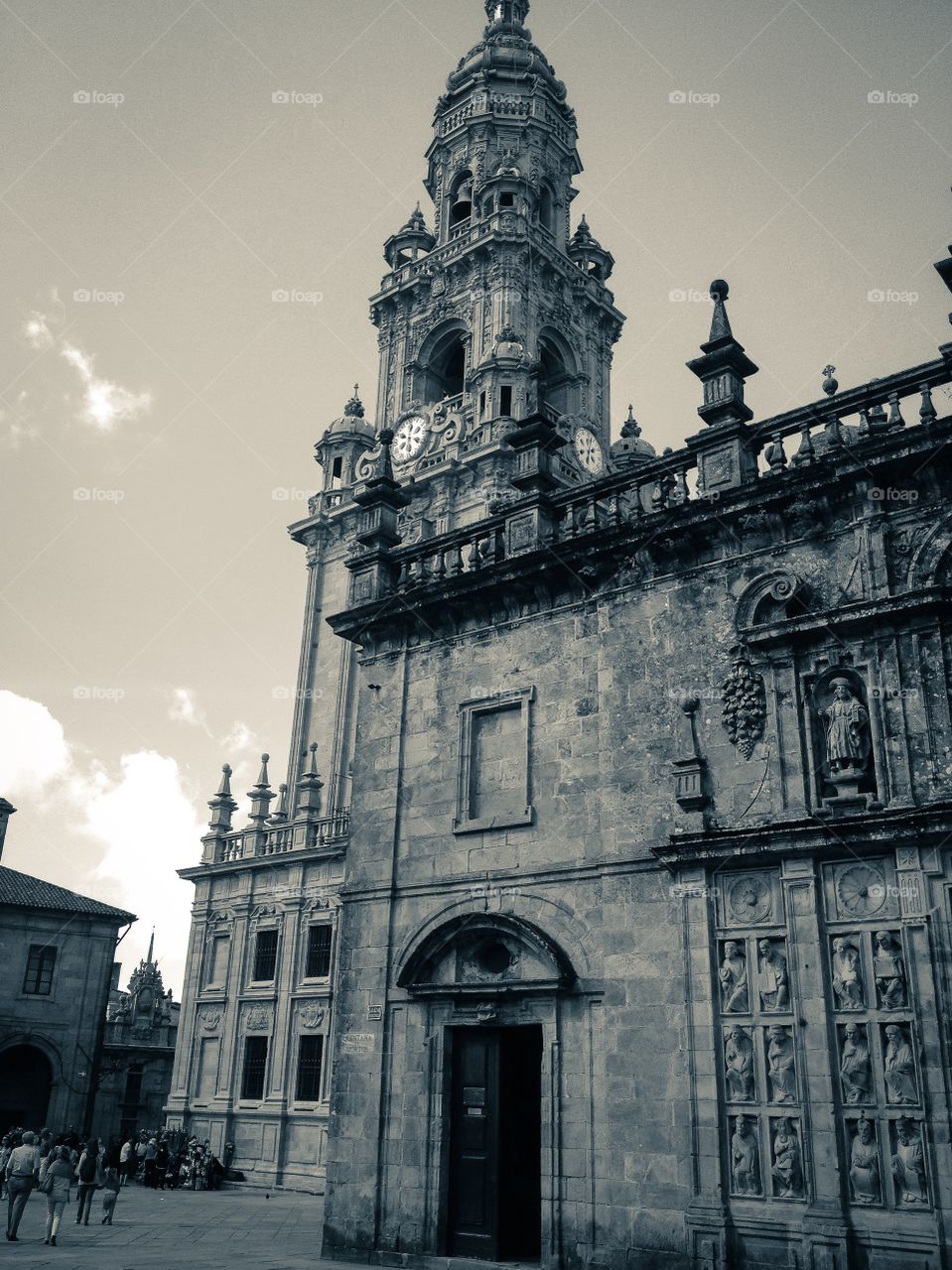 Catedral de Santiago de Compostela desde la Plaza de Quintana de Vivos. Catedral de Santiago de Compostela desde la Plaza de Quintana de Vivos (Santiago de Compostela - Spain)