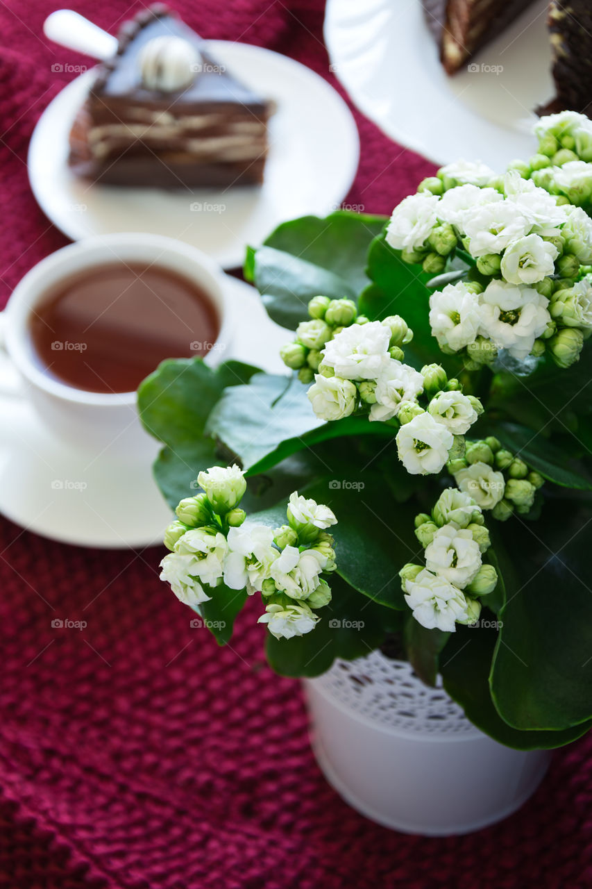 Black tea with a pastry