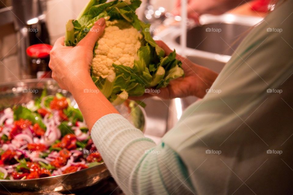 Preparing a sallad