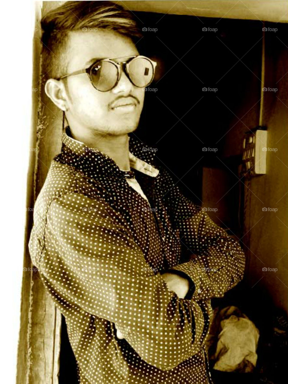 one boy photo/indian photo/one indian boy photo/model photo/one male model photo/half close up photo/ruf and tuf photo/real style model photo/white t shirt photo/unique style photo of model/good photo of modeling /indian boy real style photo