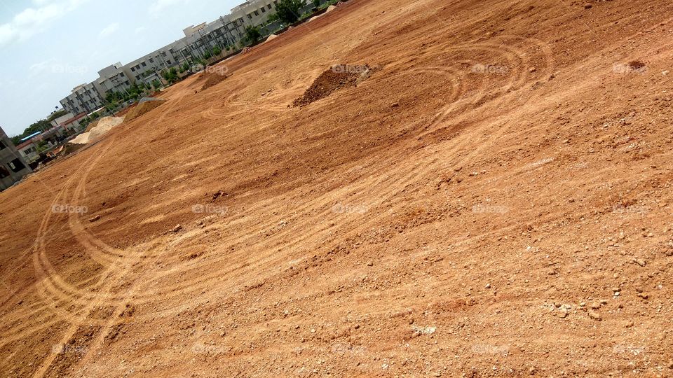 big ground and round tyre track's