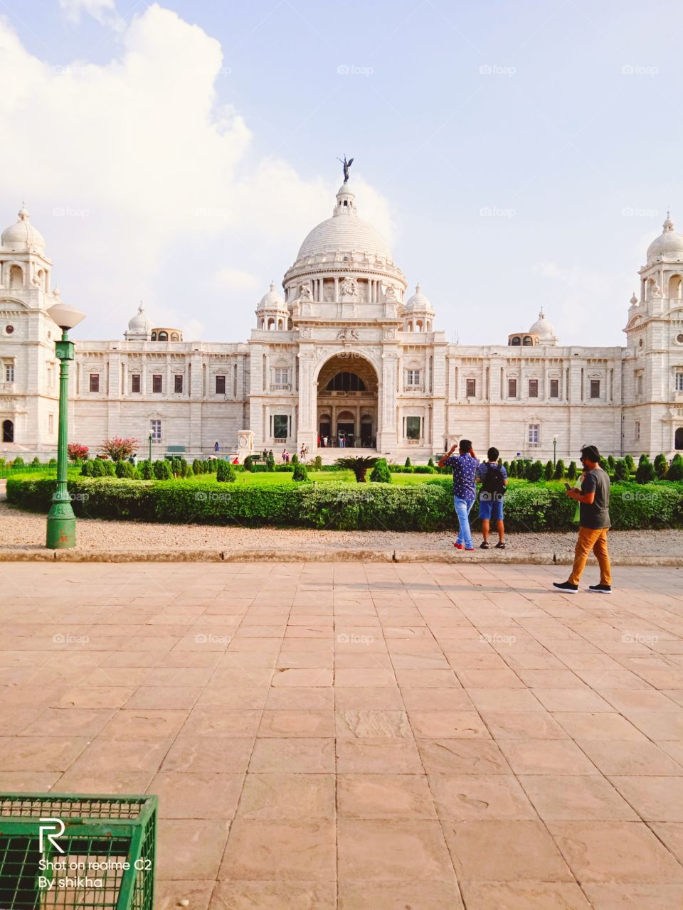 Victoria Memorial is the large marble building in Kolkata, West Bengal, India.it is dedicated to Queen Victoria