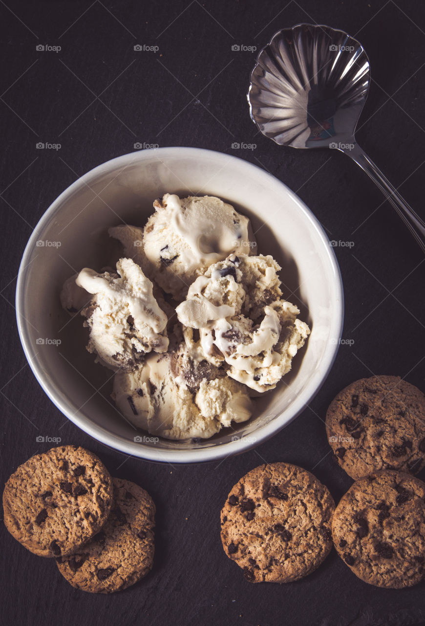 Ice cream and cookies