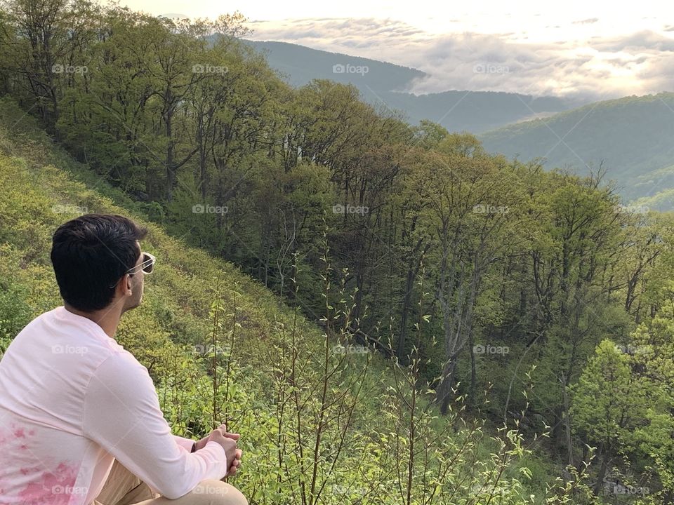 Sunrise view from skyline drive in shenandoah valley 