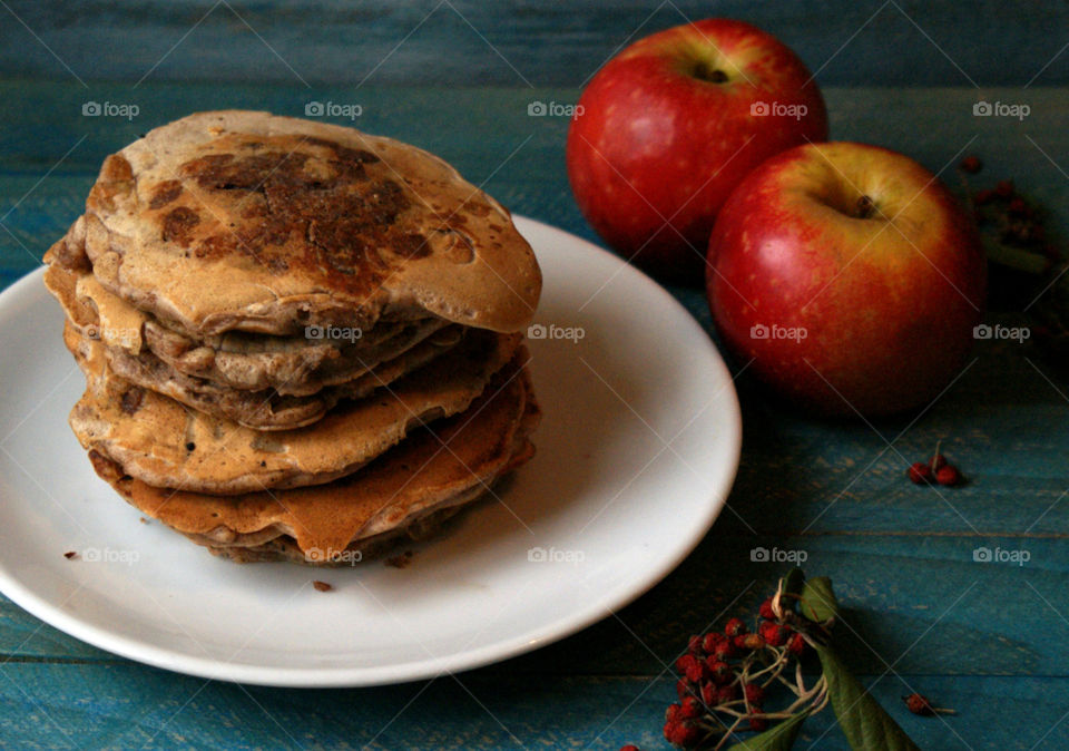 Apple crisp pancakes