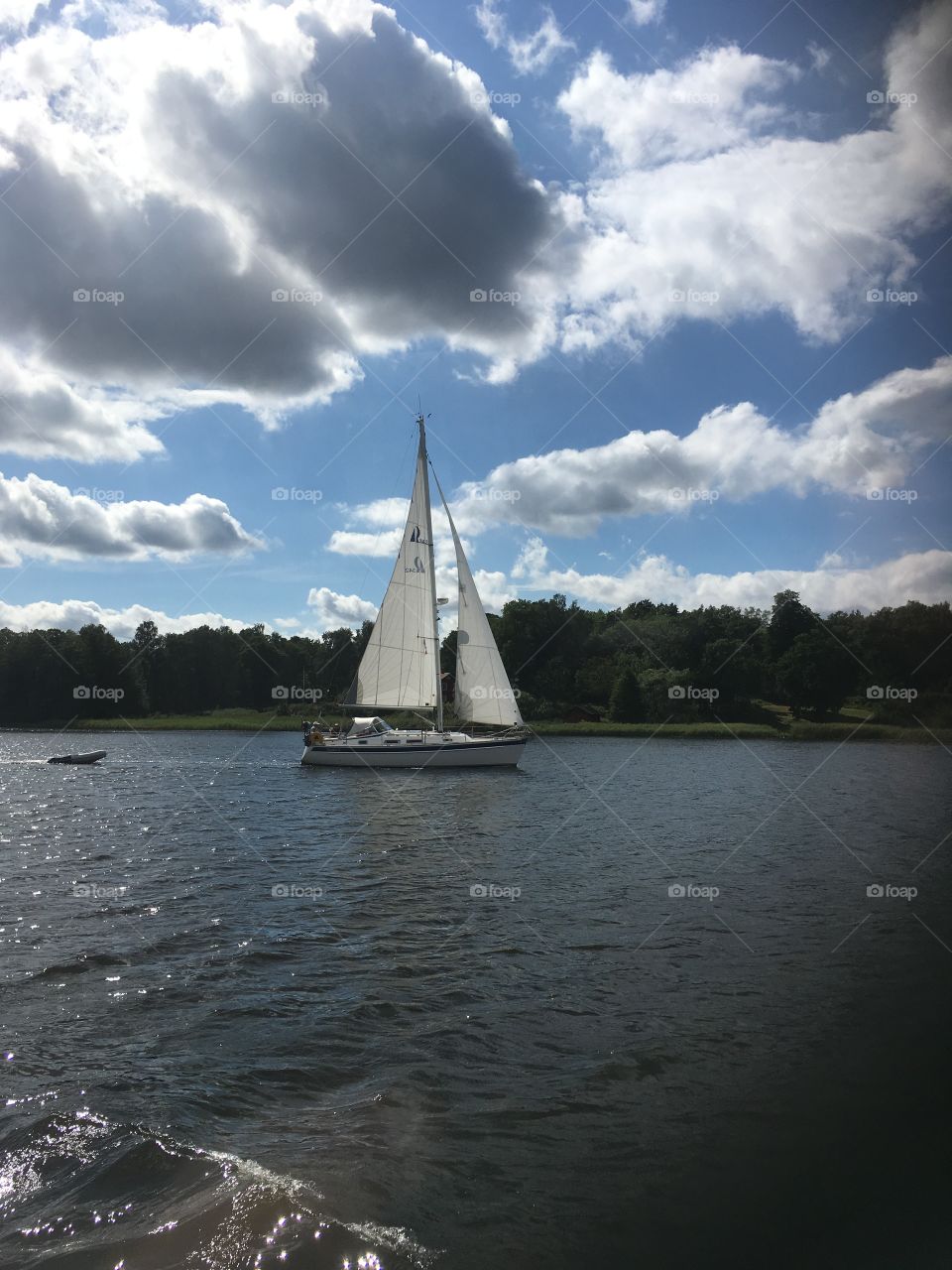 Sailing boat 