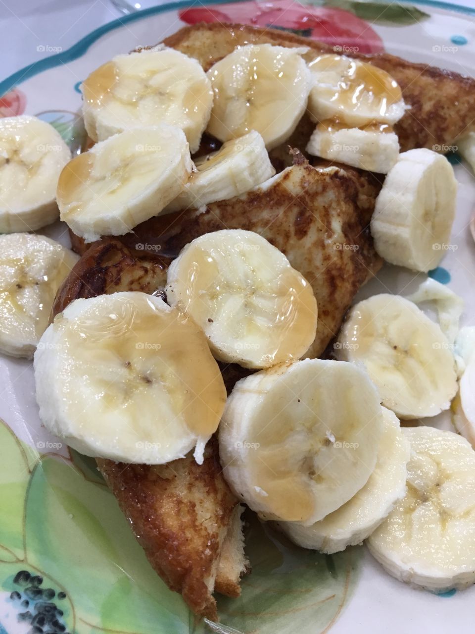 Peanut Butter Stuffed French Toast with Bananas 