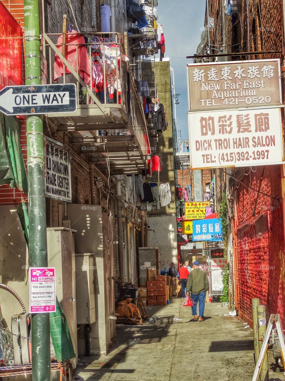 Narrow Alley In Chinatown. Colorful Alley In San Francisco Chinatown
