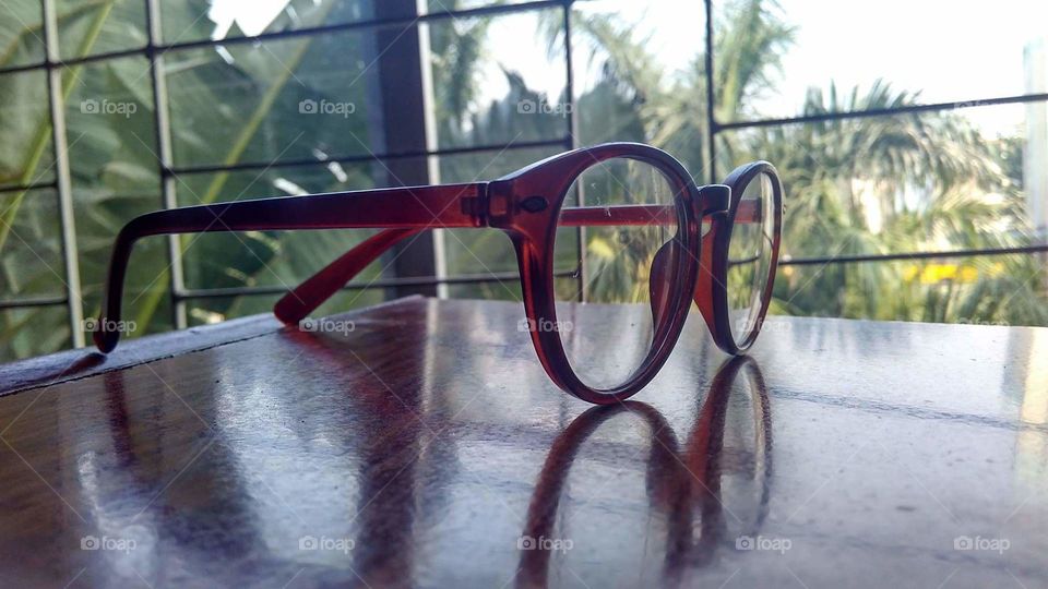 that's my favourite one spects... 
see the reflection of this... 
clearty of the picture