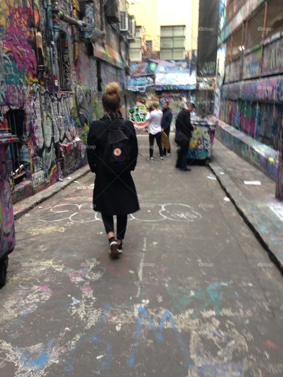 Wondering the side alleys of Melbourne. Graffiti is art! 
