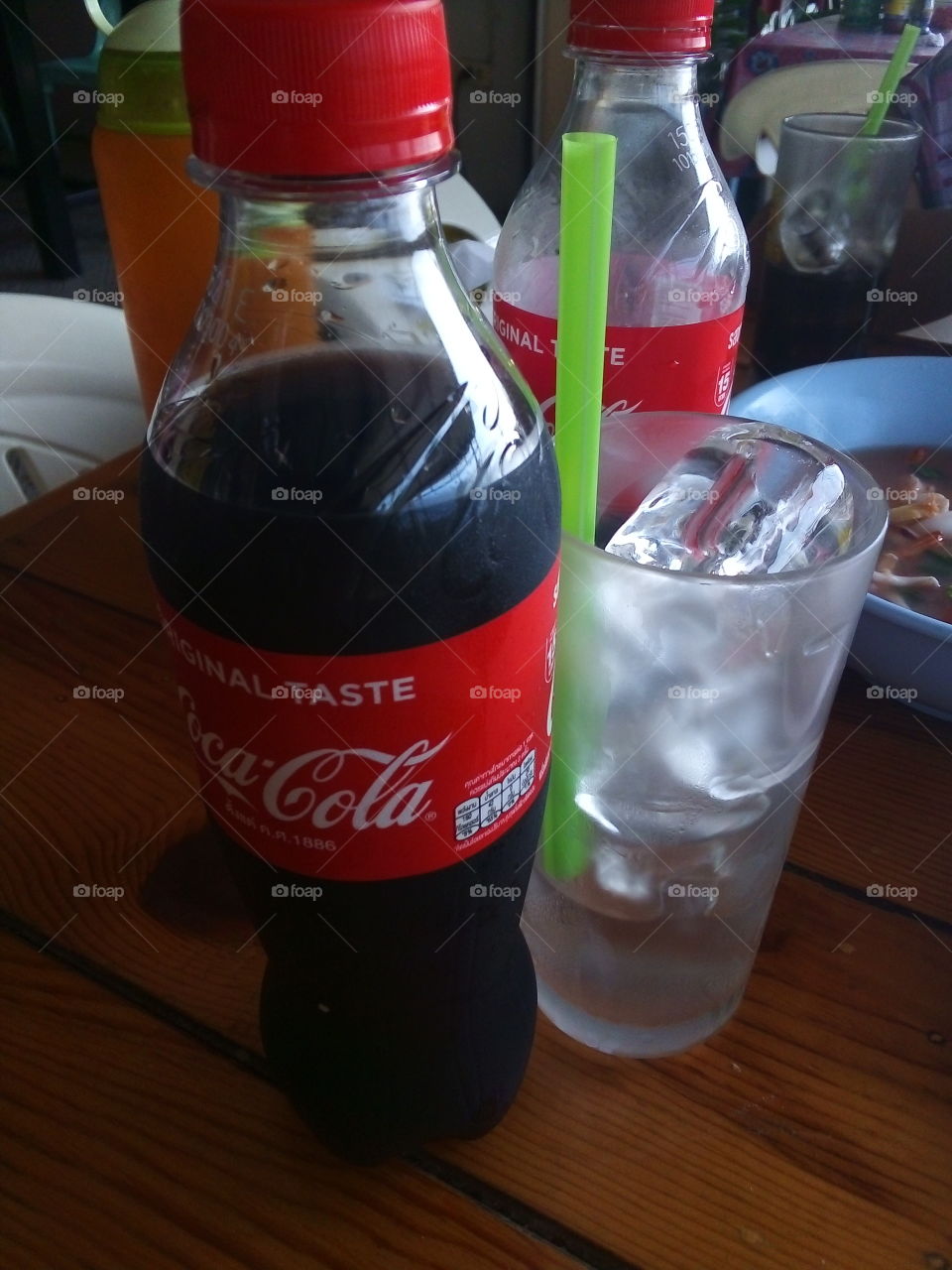 The right drinking thing, coke.