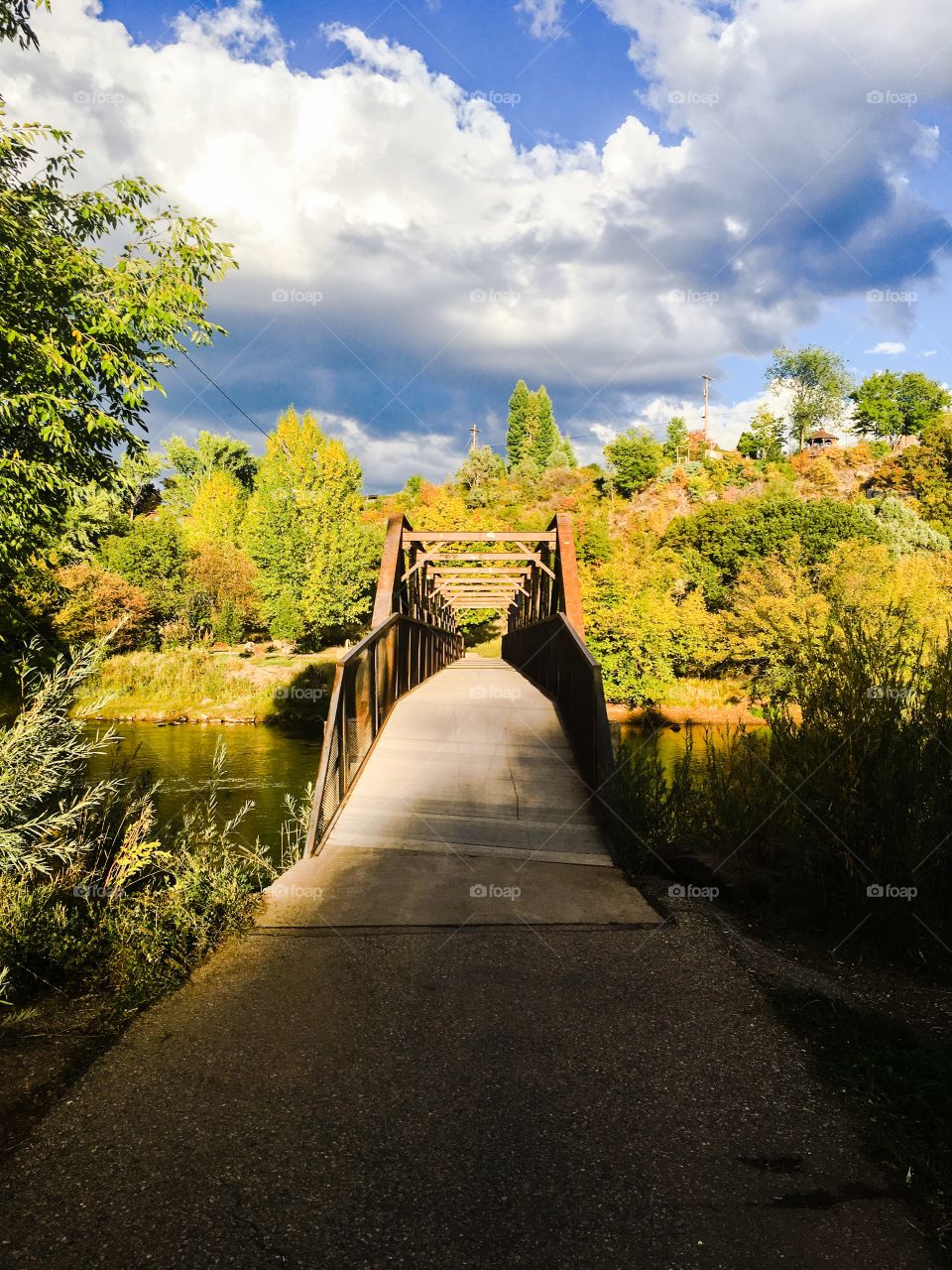 Fall bridge