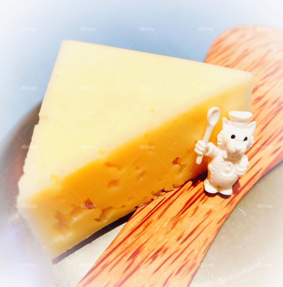 Simply a triangle of cheese 😉