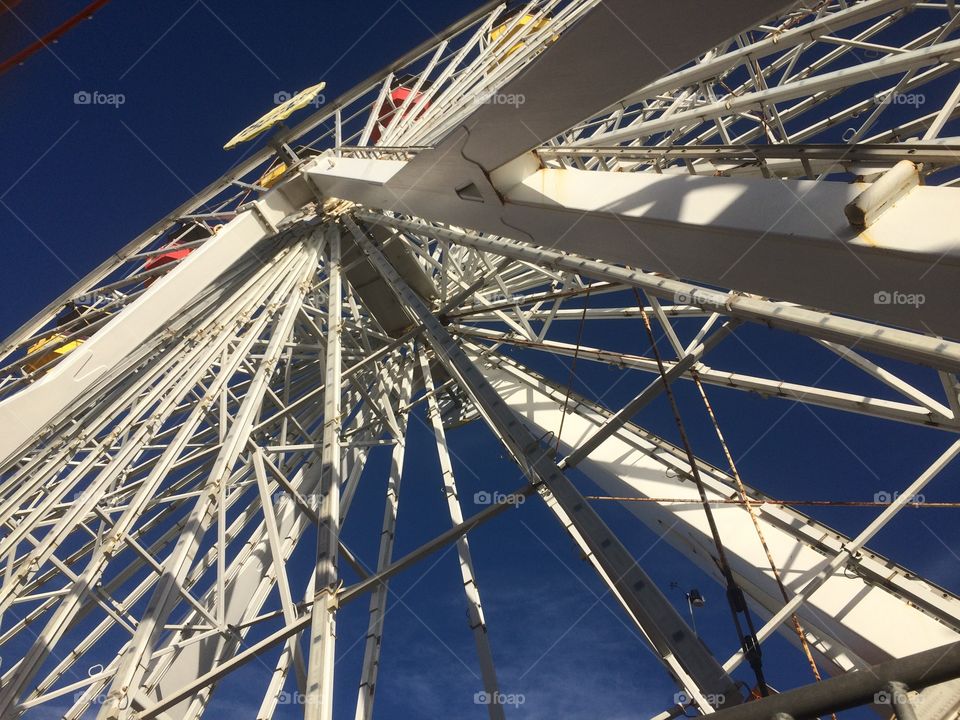 Perspective of a Ferris wheel 