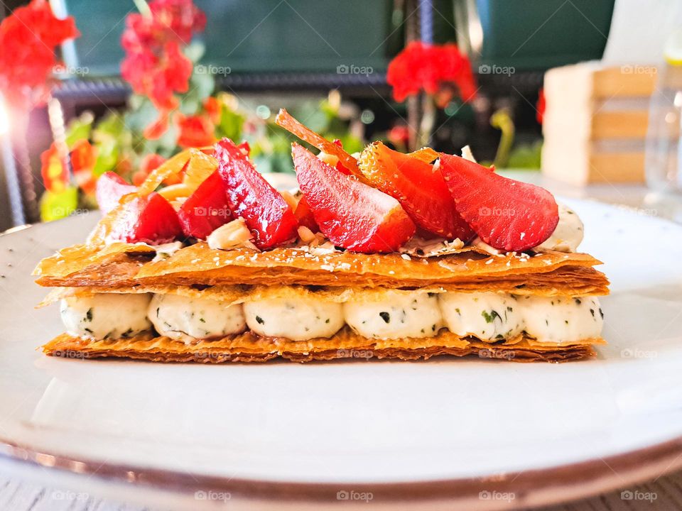 Millefioi cake with strawberry