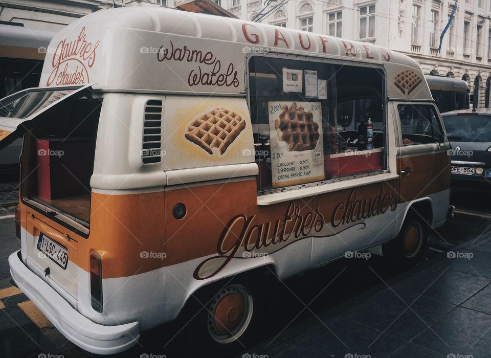 Un carrito muy curioso donde vendían waffles y aperitivos en Bruselas 