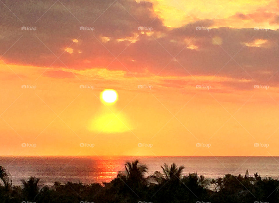 Sunset in Kona . Sunset from Kailua Kona , Hawaii