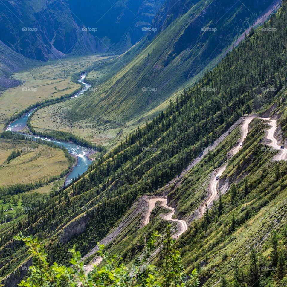 Pass Katu-Yaryk. Mountain pass