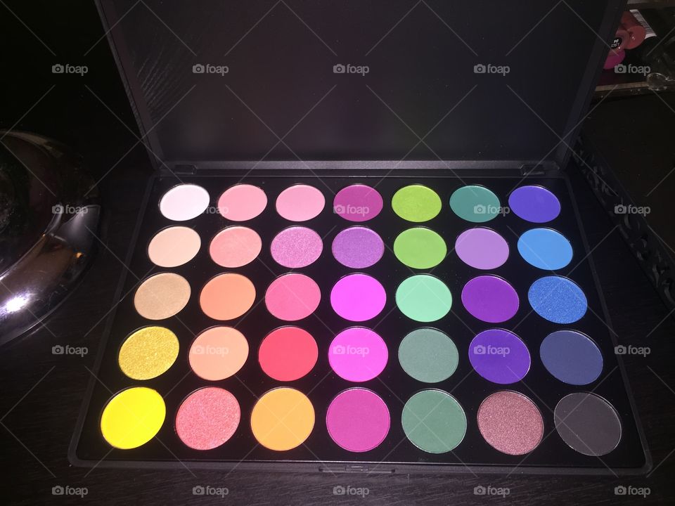 Eyeshadow palette