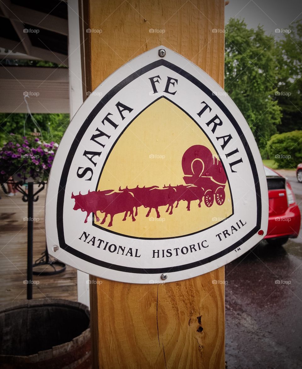 A Santa Fe Trail marker in Arrow Rock, MO