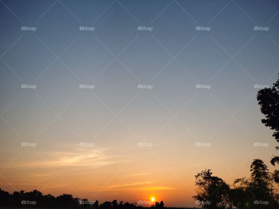 Sunsets are always beautiful..get out of all the tiredness have a look on the sunset it gives ultimate relaxation.🌅