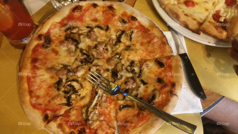 Pizza With sausage and fresh mushrooms.  OMG!!