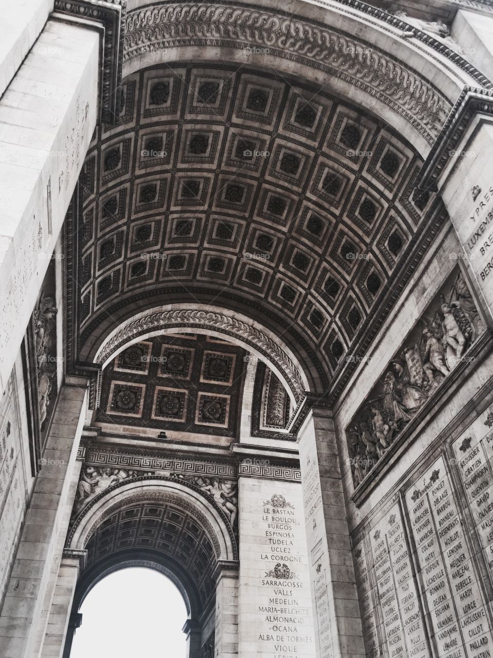 Arc de triomphe bottom view 