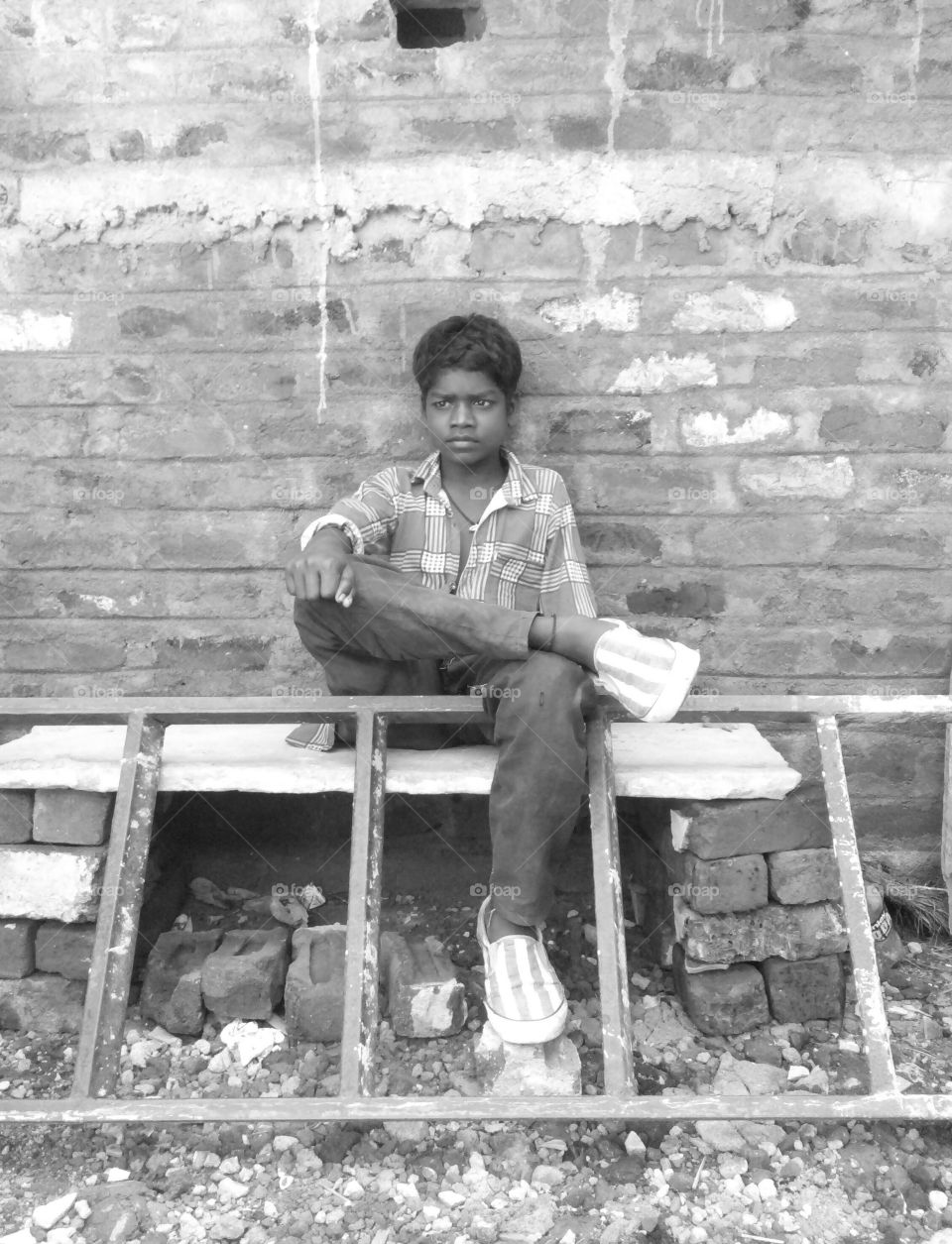 one boy photo/one poor boy photo/one poor boy life photo/one poor boy life style photo/sit down poor boy /sit down poor boy pics