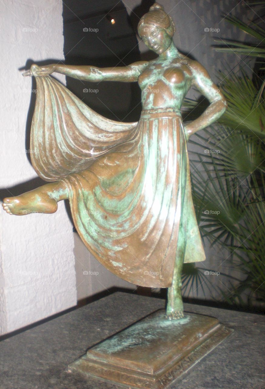 dancing girl statue. bronze statue 