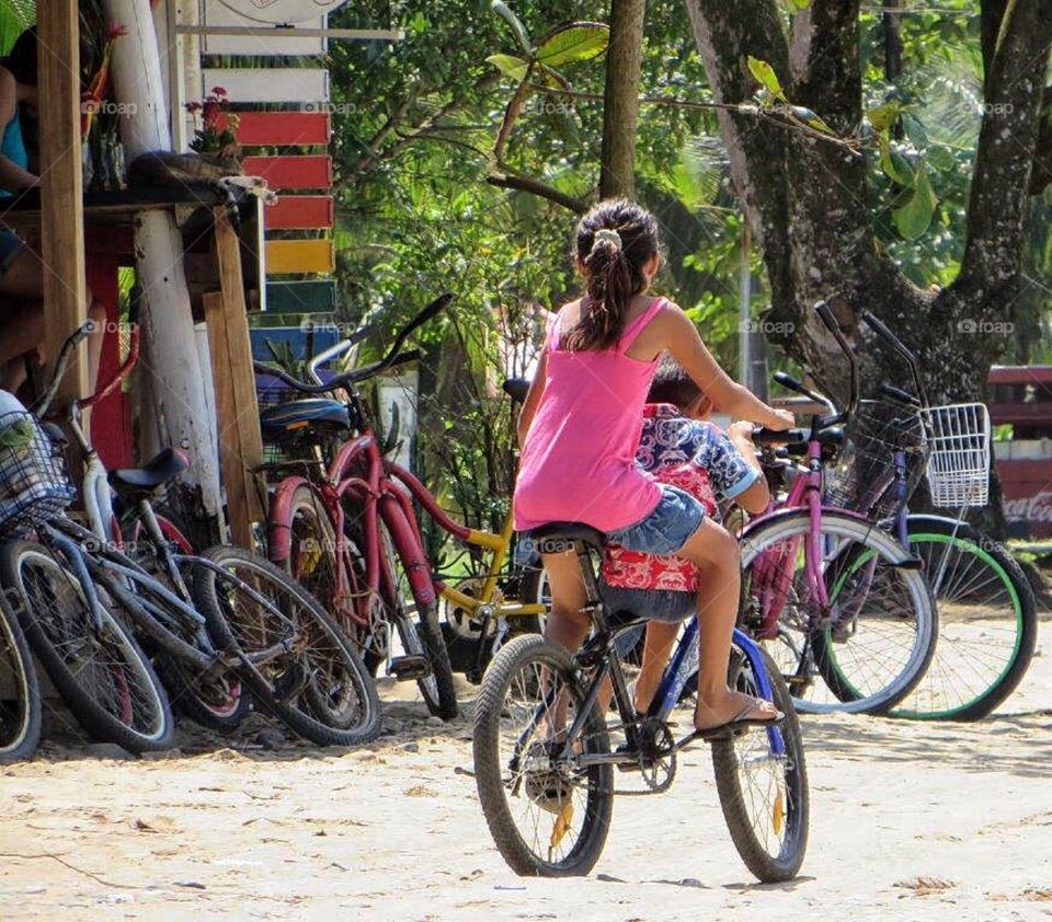 Bicycling the Costa Rican way