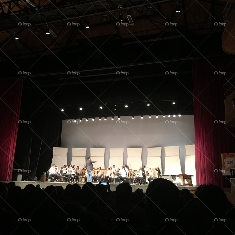 Teatro Polytheama - apresentação musical do Projeto Gury, uma iniciativa de valorização e incentivo à música para crianças e jovens.🥉